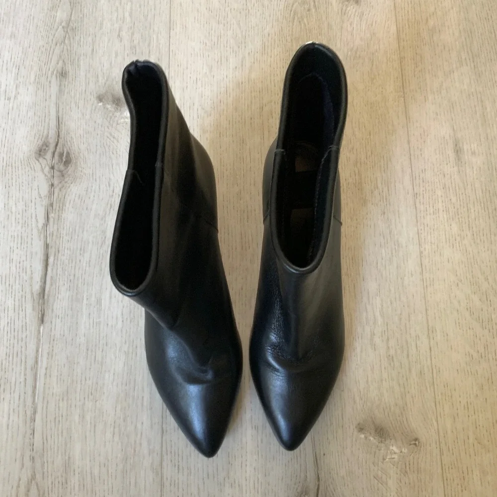 Dolce Vita Black Leather Pointed‎ Toe Ankle Boots Kitten Heel Made in Brazil 6.5